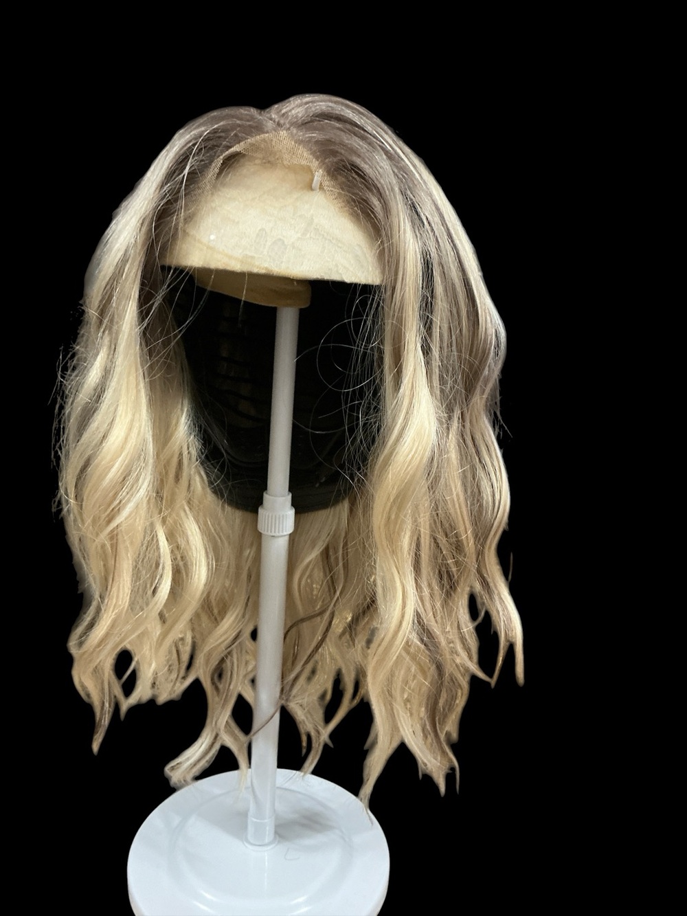 Aisom Chloe. Blonde Balayage Lace Front Wig - Natural Wave